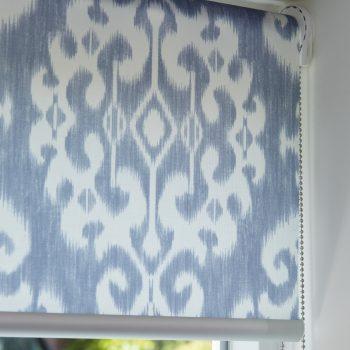 patterned blue blinds